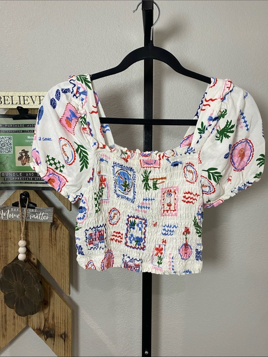 Monteau Tops - Monteau White Smocked Puff-Sleeve Crop Top with Multi Print   sz M 🌸🌴